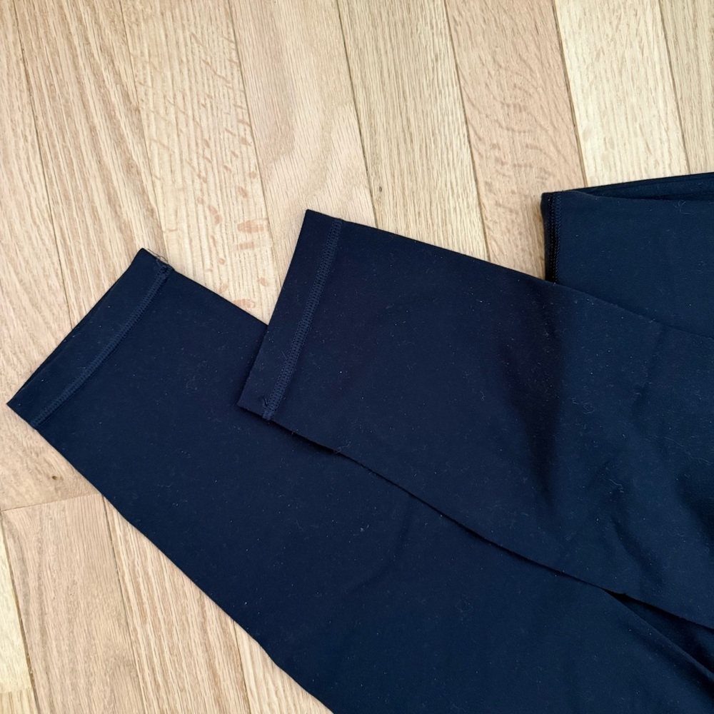 Like new Athleta elation navy leggings - Picture 4 of 5